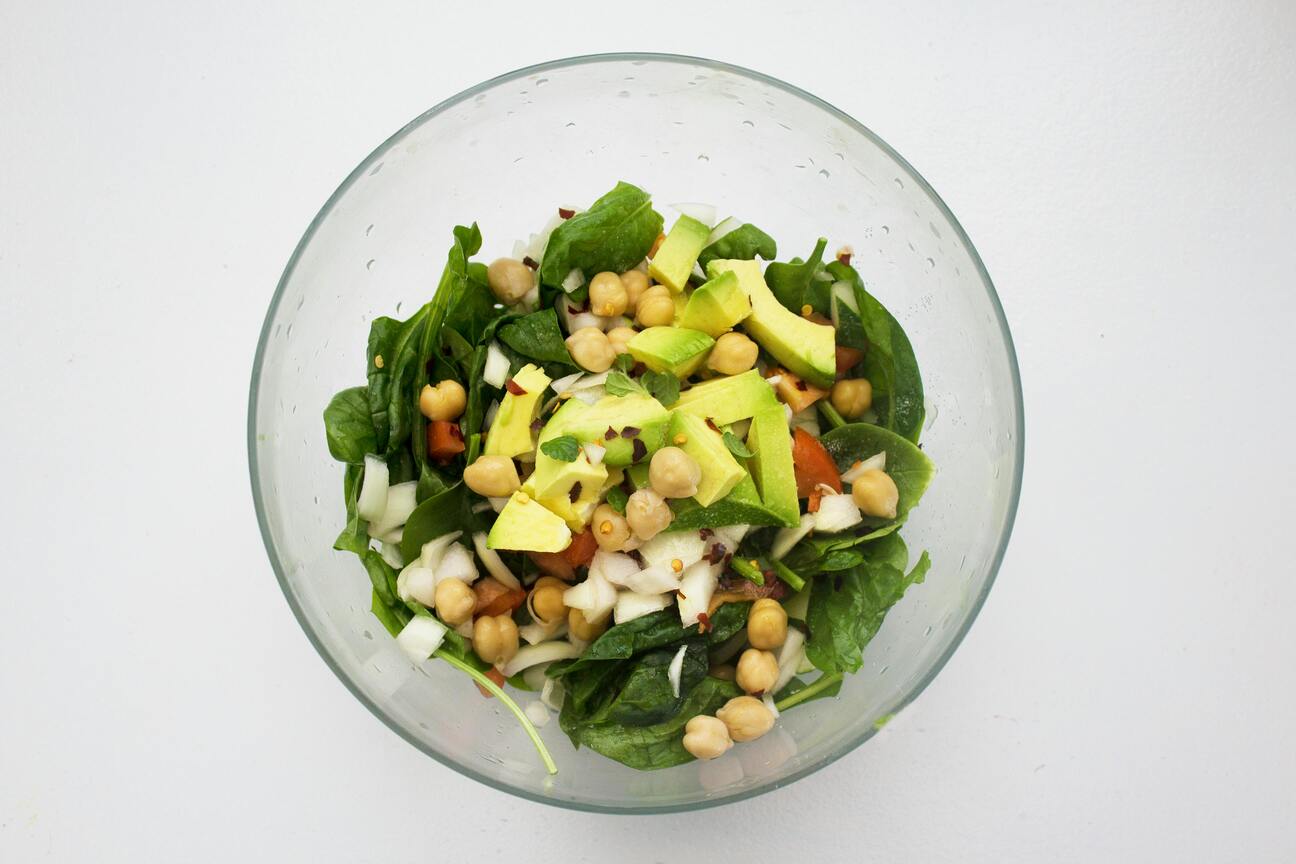 Avocado chickpea salad